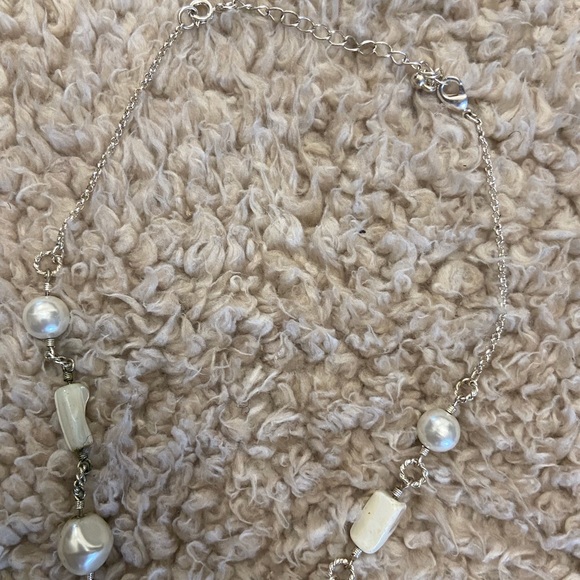 Vintage Pearl & FLOWER necklace with RHINESTONES White with silver chain - Picture 6 of 10